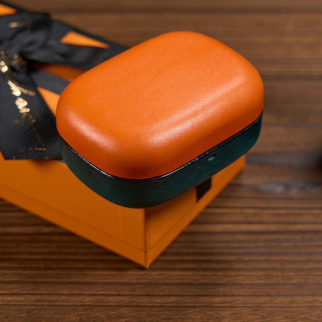 B&O Beoplay EX/Eleven: Custom Leather Case - Your Style, Your