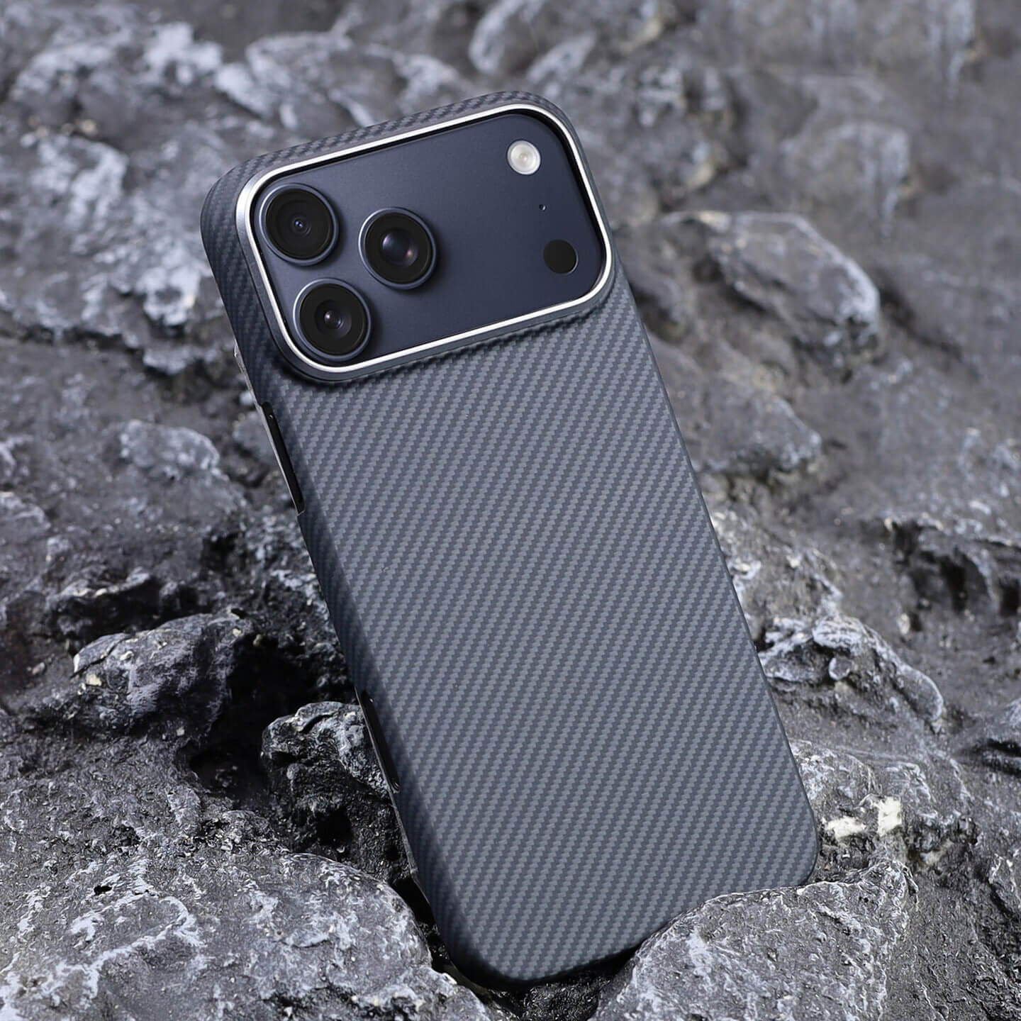 Aramid Fiber Kevlar Magsafe Case for iPhone 17 Pro Max Air Appearance