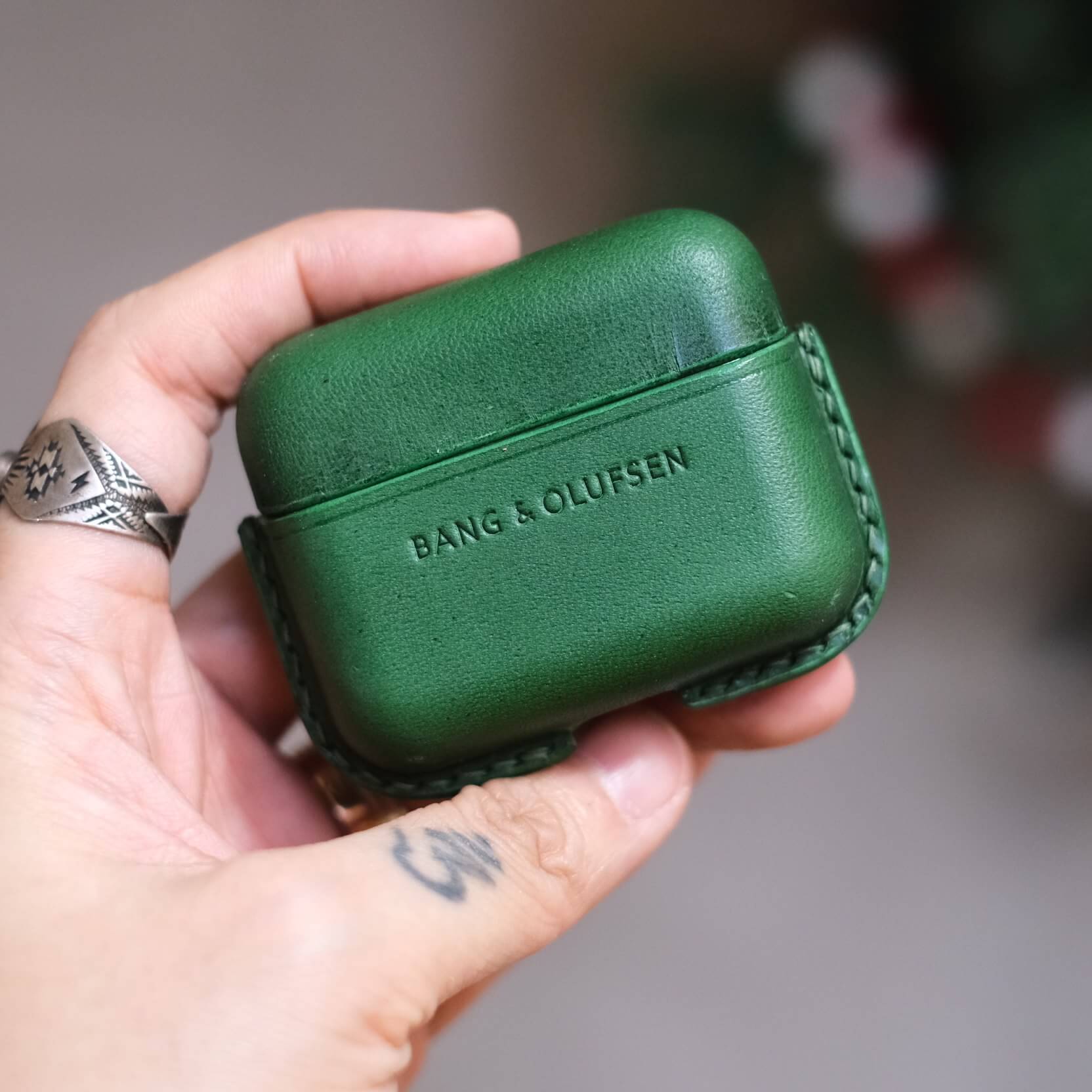 Étui pour écouteurs en cuir vert assorti, personnalisé et fabriqué à la main pour Bang & Olufsen Beo Grace