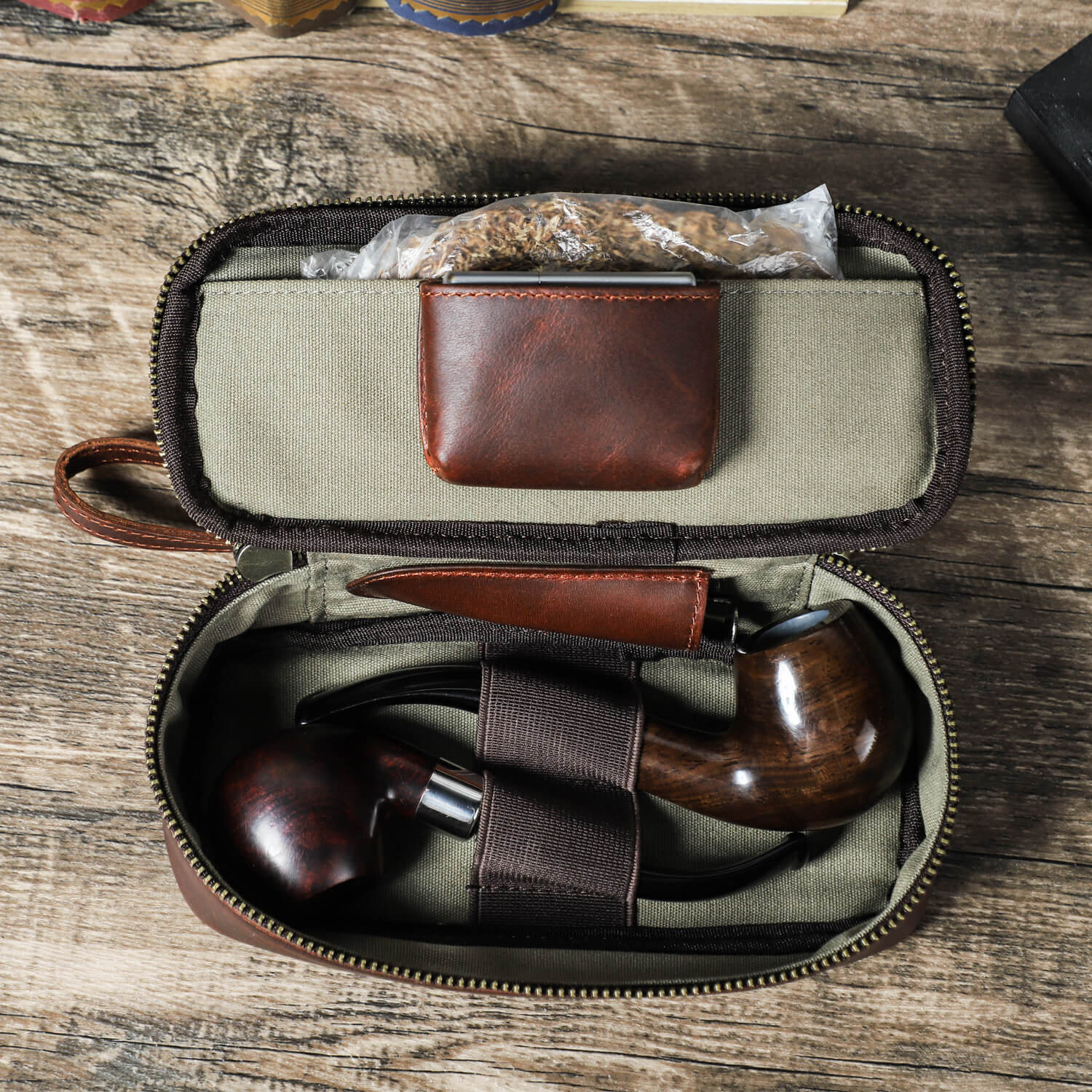 Interior layout of leather pipe storage pouch with compartments