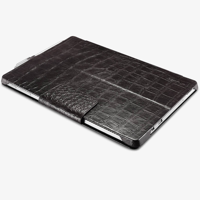 Surface Pro 7/6/5/4 Funda de Cuero Genuino con Patrón de Negro Cocodrilo y Pata de cabra y Folio Flip
